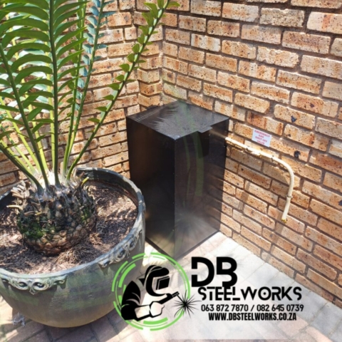 Installed gas bottle steel cover