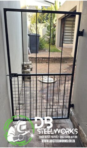 Security Side Gate Black mesh at bottom